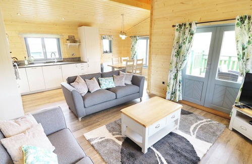 Newland Near Ulverston Cottage | ELM LODGE, with hot tub in Ulverston