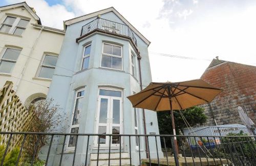 Looe House | Elmbank