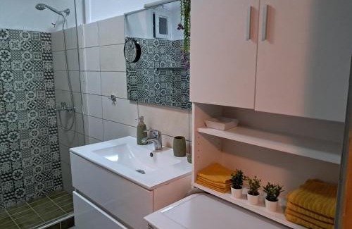 Thasos Apartment | ElMi's little house with yard and mountain view