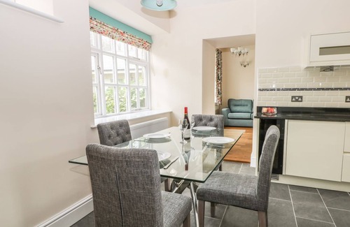 Lancaster Cottage | Elsa