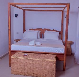 Tujereng Cabin | Elsewhere-Farakunku Eco Lodges