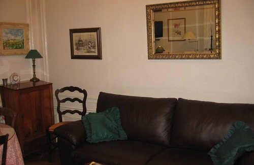 Madeleine Apartment | Elysees-Large, beautifully appointed air condit. studio-apartment sleeps 2 to 4