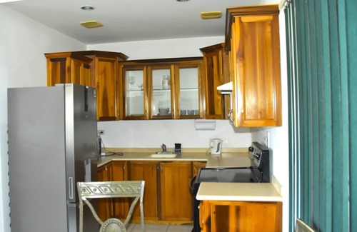 Jack's Hill Apartment | Embassy Deluxe Apartmentn