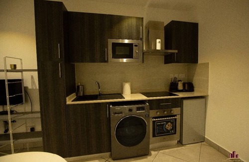 Cantonments Apartment | Embassy gardens luxury by Cozy