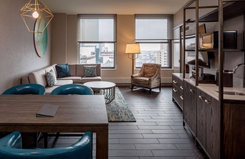 Downtown West Hotel | Embassy Suites by Hilton Minneapolis Downtown