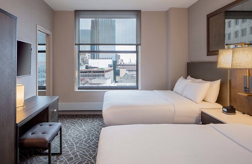 Downtown West Hotel | Embassy Suites by Hilton Minneapolis Downtown