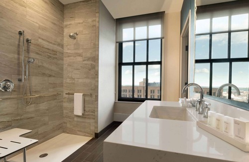 Downtown West Hotel | Embassy Suites by Hilton Minneapolis Downtown
