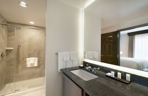 Charlotte Hotel | Embassy Suites by Hilton Charlotte Ayrsley
