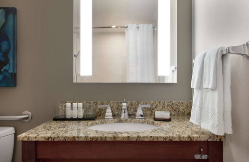 Covington Hotel | Embassy Suites by Hilton Cincinnati RiverCenter