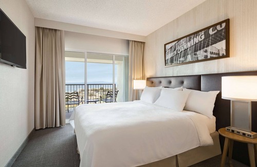 Seaside Hotel | Embassy Suites by Hilton Monterey Bay Seaside
