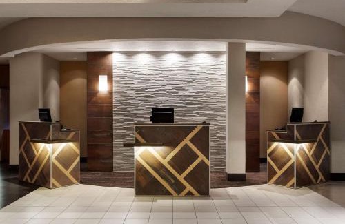 Tempe Hotel | Embassy Suites by Hilton Phoenix Tempe