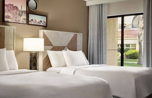 Tempe Hotel | Embassy Suites by Hilton Phoenix Tempe