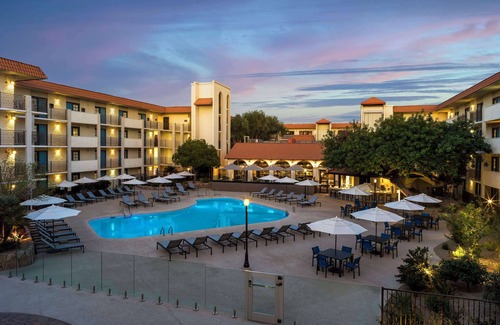 South Scottsdale Resort | Embassy Suites by Hilton Scottsdale Resort