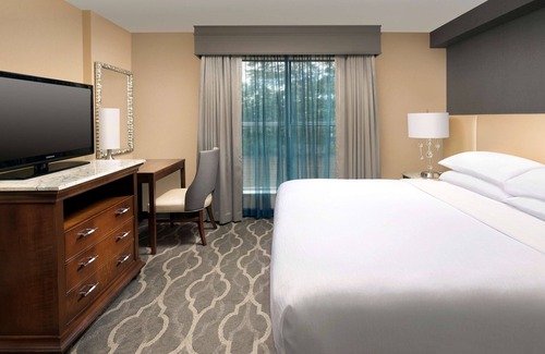 College Park Hotel | Embassy Suites by Hilton Atlanta Airport