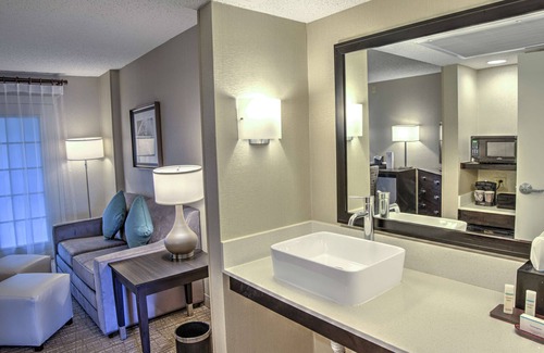 Indianapolis Hotel | Embassy Suites by Hilton Indianapolis North