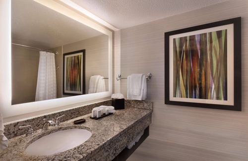 Palm Desert Hotel | Embassy Suites by Hilton Palm Desert