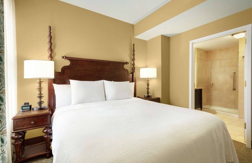 Yamacraw Village Hotel | Embassy Suites by Hilton Savannah Historic District