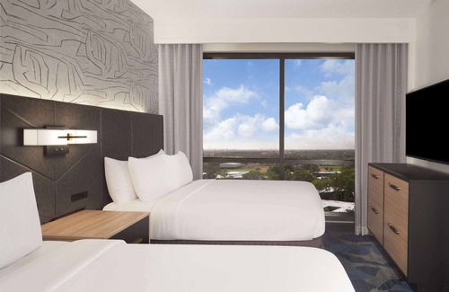Palm Beach Gardens Hotel | Embassy Suites by Hilton Palm Beach Gardens PGA Boulevard