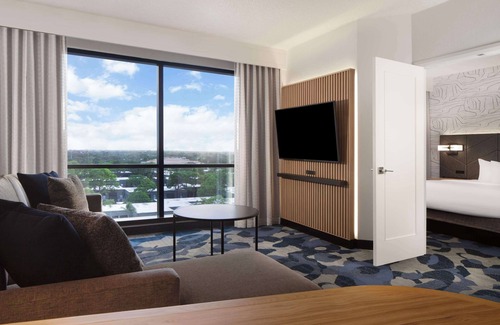 Palm Beach Gardens Hotel | Embassy Suites by Hilton Palm Beach Gardens PGA Boulevard