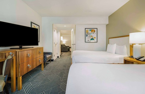 Houston Convention District Hotel | Embassy Suites Houston Downtown