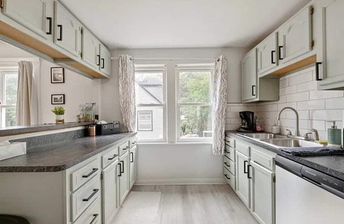 Lakewood House | Embrace Serenity Living Close to Edgewater Beach!