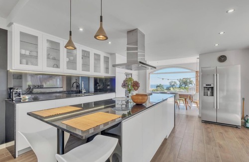 Castell-Platja d'Aro Ski Chalet | Emeis House