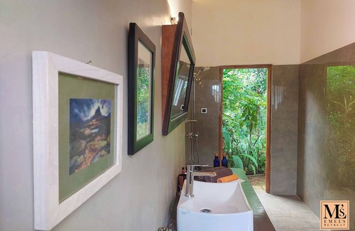 Boossa Hotel | Emel's Retreat Hotels in Galle