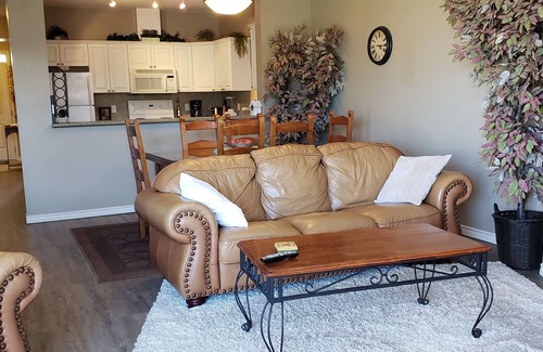 Central Okanagan Condo | Emerald Beach Villas, Waterfront on Wood Lake, Top Floor
