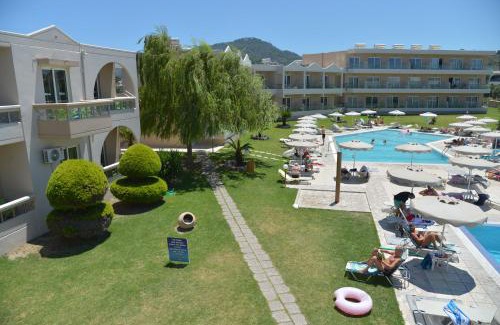 Petaloudes Apartment | Emerald Hotel