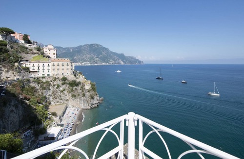Atrani Apartment | Emerald House - a Wonderful Stay in the Coast of Amalfi