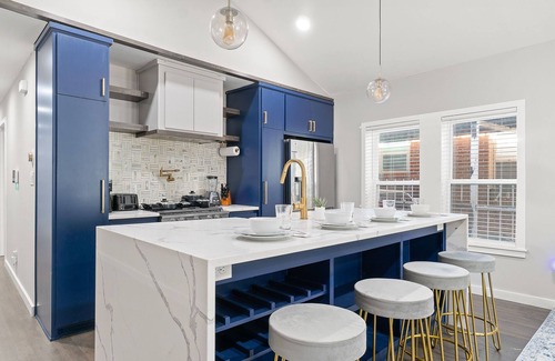 Oak Cliff House | Emerald Indigo House | Pet Friendly