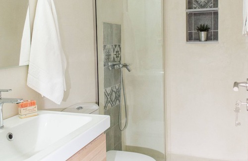 Agios Nikolaos House | Emerald Lake Studios