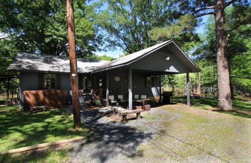 Shreveport House | Emerald Point Cabin