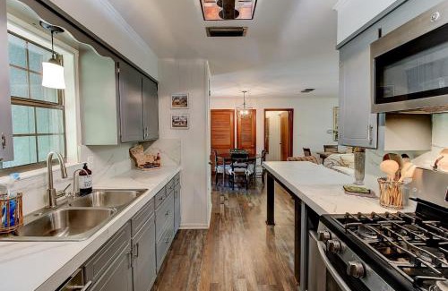Shreveport House | Emerald Point Cabin