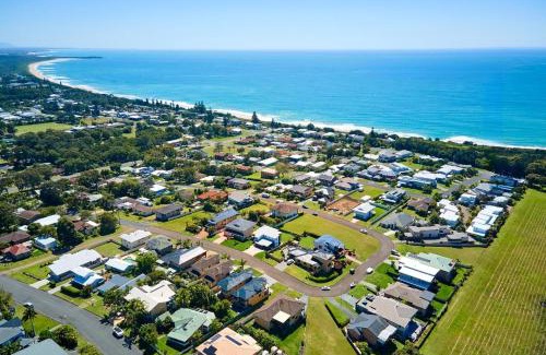 Diamond Beach House | Emerald Sands