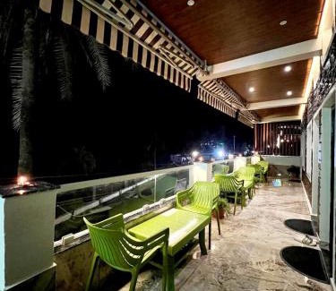 Mount Abu Hotel | EMINENCE - PALM RESIDENCY (1.5 KM FROM NAKKI LAKE)