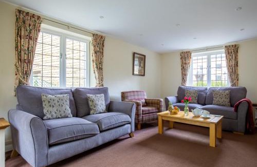Winchcombe House | Emma Dent