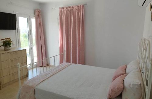 Vizari Apartment | Emmanuela House with garden & sea view - Triopetra
