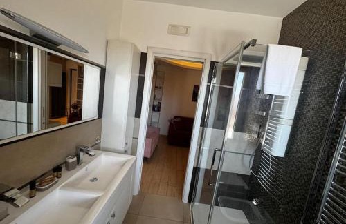 Quartiere XXIV Don Bosco Apartment | EmmanuEle House Roma Tuscolana