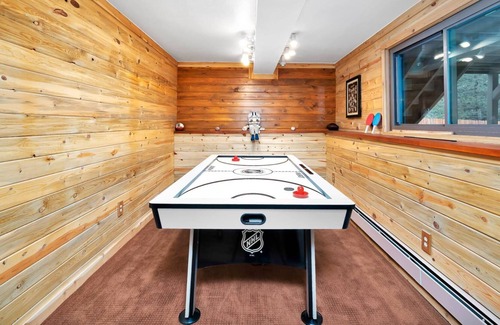 Georgetown House | Empire Escape..Nestled in the Foothills..Panoramic Views..Close to Skiing and Red Rocks!