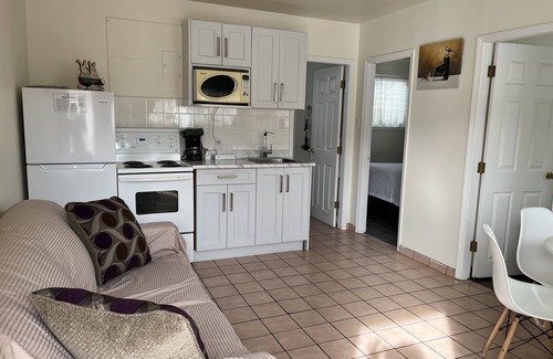 Okanagan-Similkameen Hotel | Empire Motel