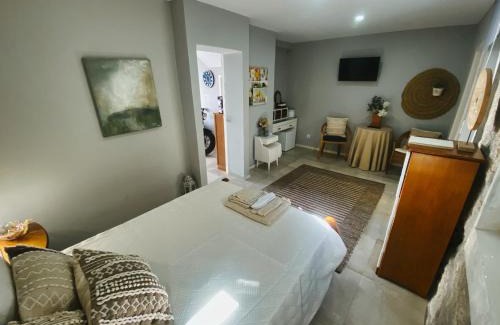 Paranhos House | En-Suite Bedroom and Garage in Porto City Center