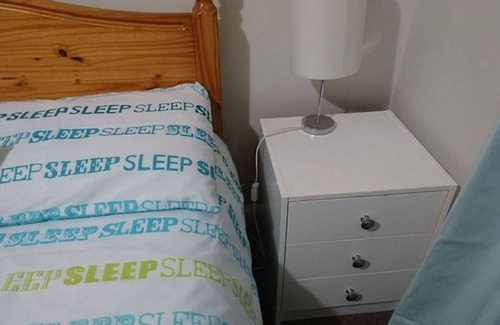 Harlington House | En suite shower room Double room with 1 double deyr