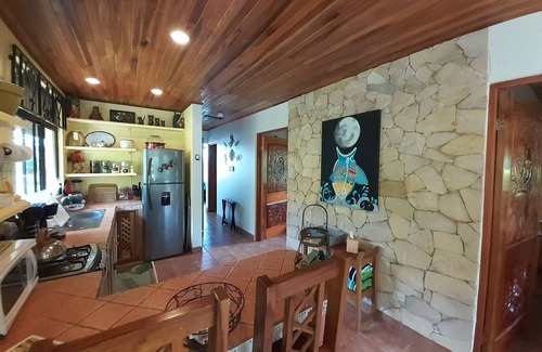 La Fortuna House | Encantada Guest House: Spectacular View & Excellent Reviews