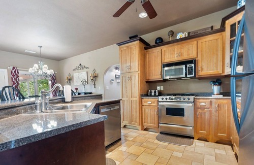 Gatlinburg - Pigeon Forge Ski Chalet | Enchanted Primrose