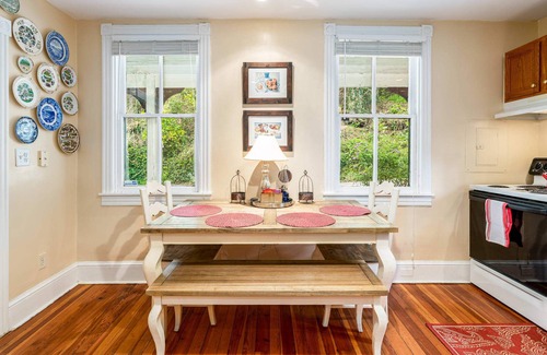 Harpers Ferry House | Enchanting Cottage, walk to Downtown Harpers Ferry