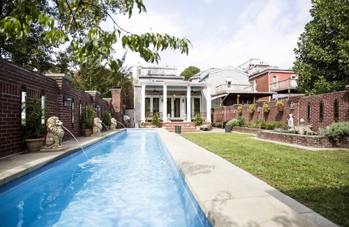 Old Louisville House | Enchanting Oasis Spa Victorian Area