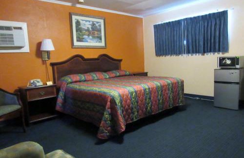 Pleasanton Hotel | Encino Motel