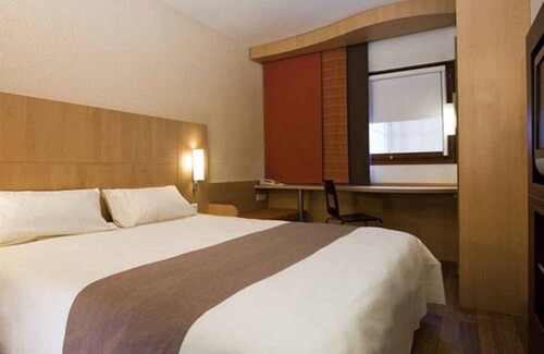 Oshodi-Isolo Hotel | Encore Lagos Hotels & Suites