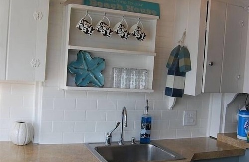West Hills Cottage | End of the Point - Cottage n- - BOOK NOW FOR THE 2026 WORLD CUP - -